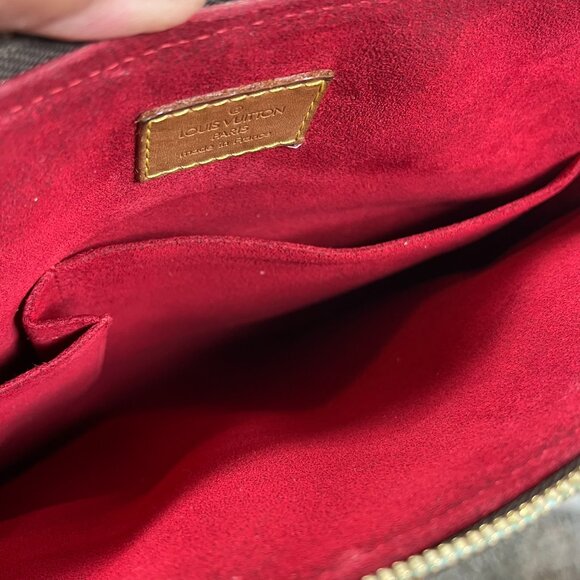 SOLD - Authentic Louis Vuitton Monogram Coussin GM Monogram Leather Shoulder Bag - Picture 4 of 16